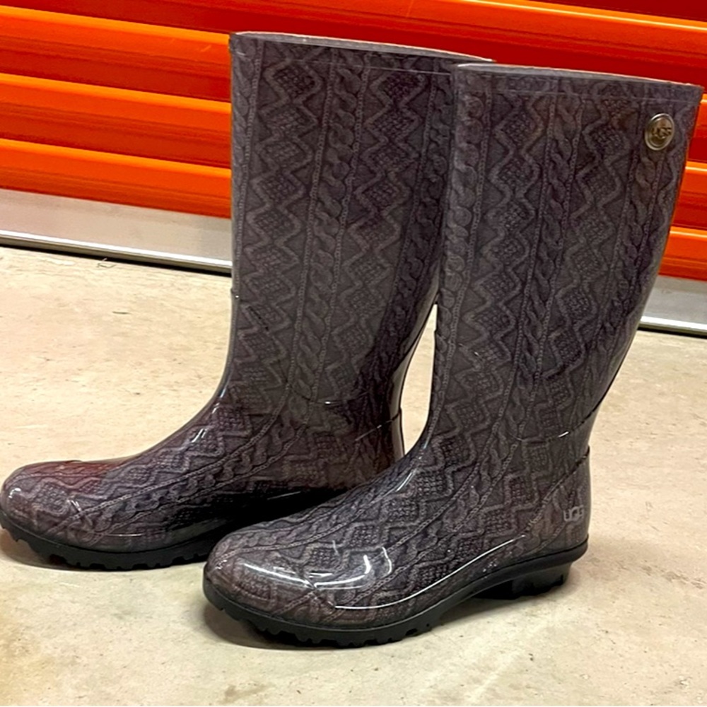 Ugg rainboots